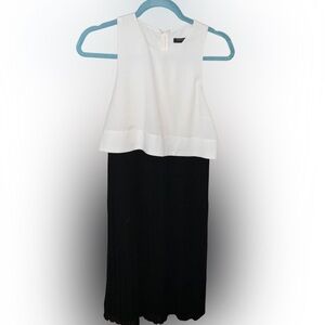 BANANA REPUBLIC Black & White Colorblock Dress - Pleated Chiffon Skirt - 0 EUC